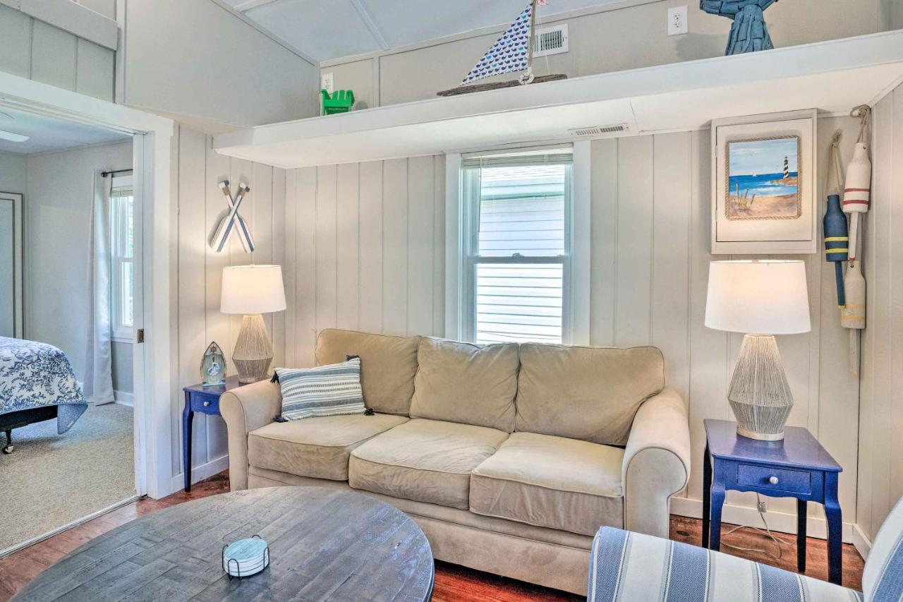 Chic Cottage With Private Yard Steps To Beach! Colonial Beach Exteriör bild